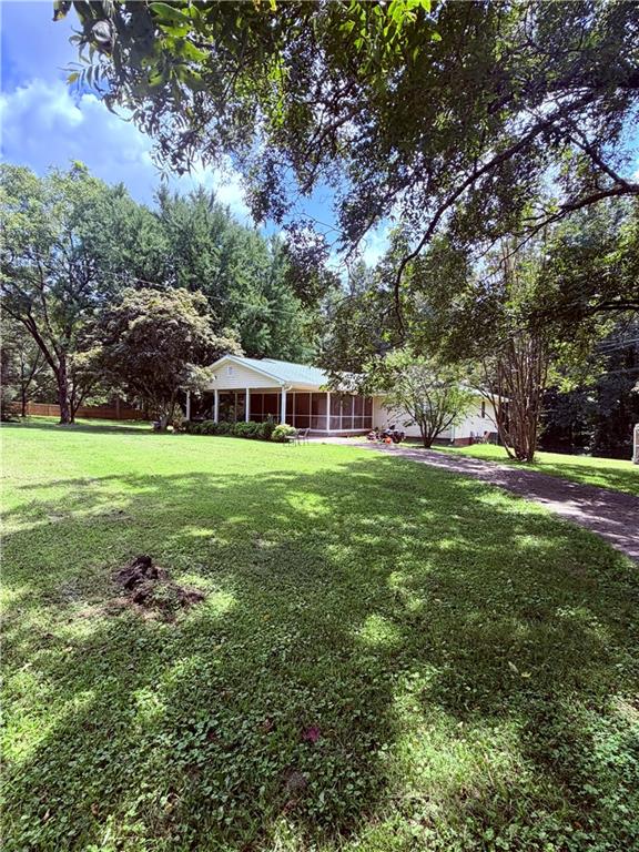 7447 Old Cornelia Highway Property Photo 1