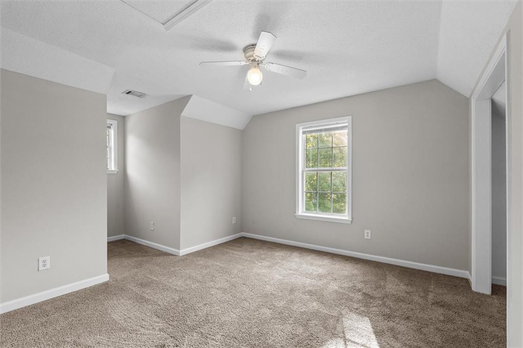 7823604 Property Photo 26
