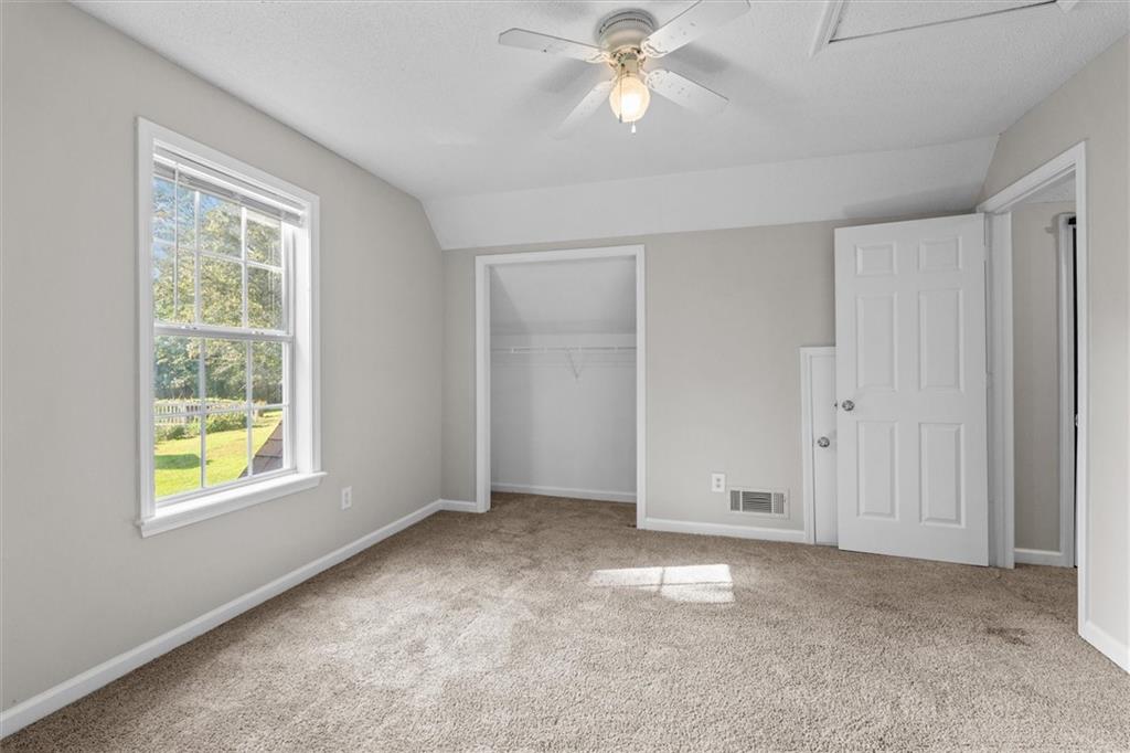7823604 Property Photo 28
