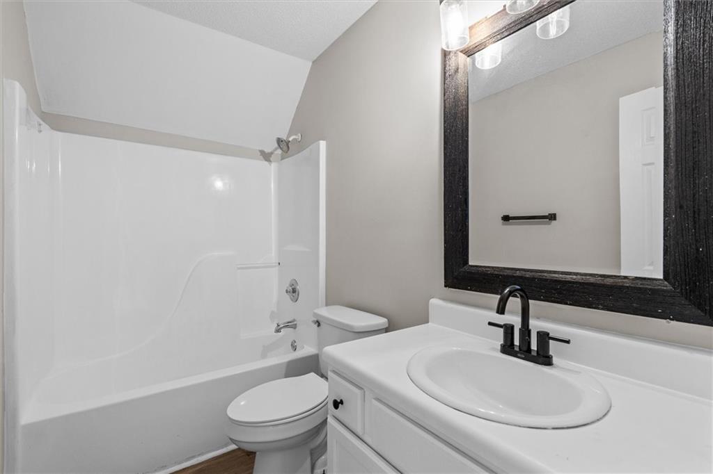 7823604 Property Photo 29
