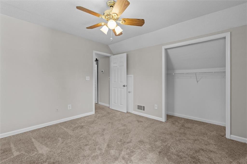 7823604 Property Photo 31
