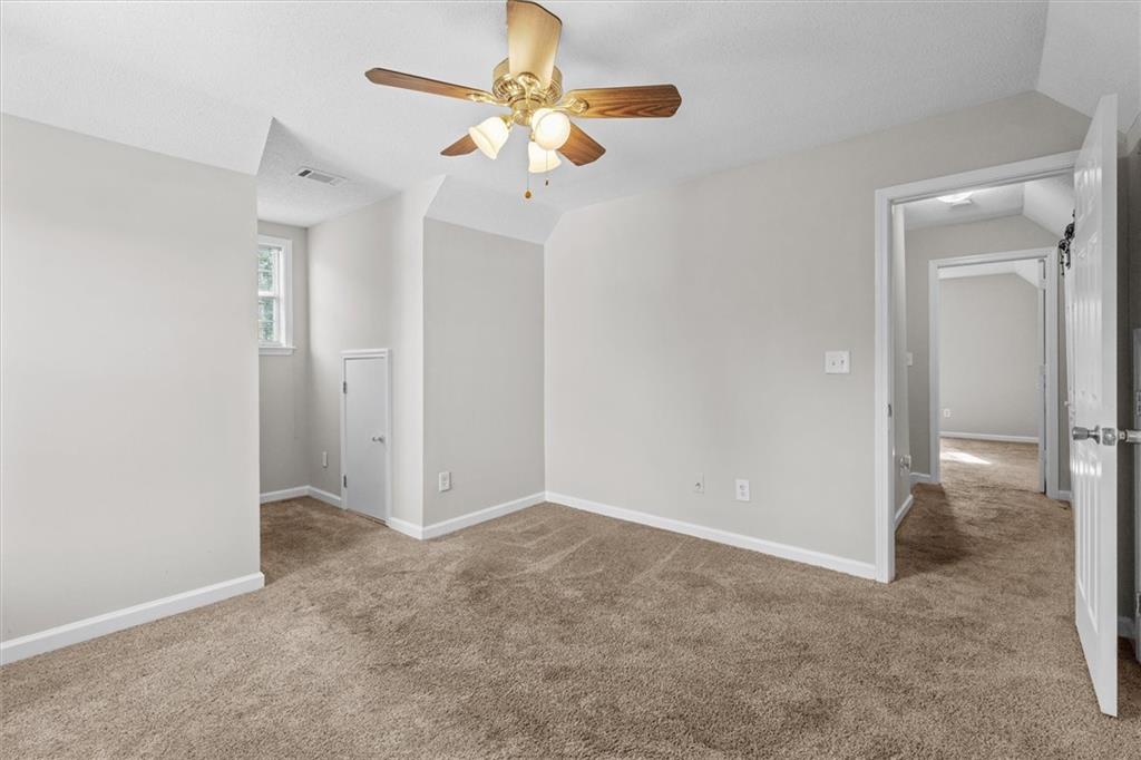 7823604 Property Photo 32