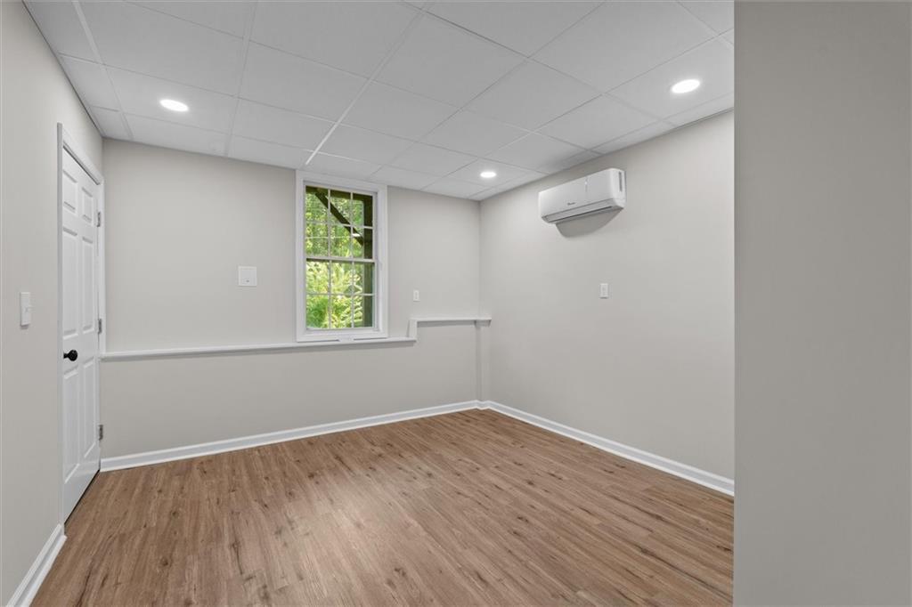 7823604 Property Photo 34