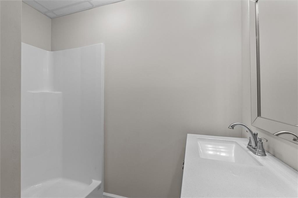 7823604 Property Photo 36