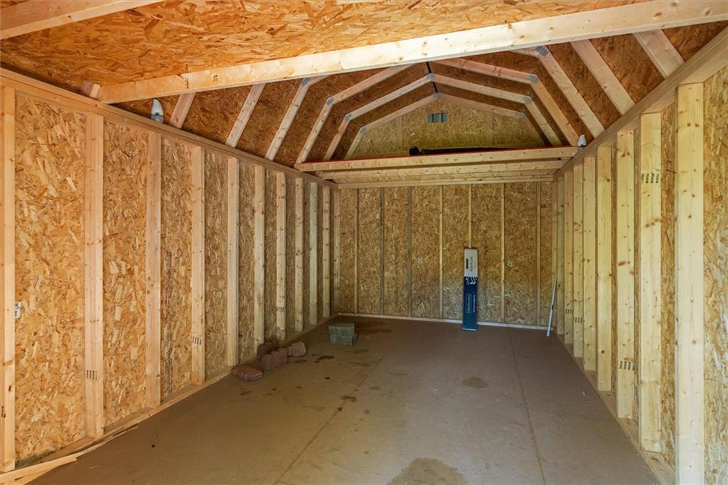 7823604 Property Photo 42