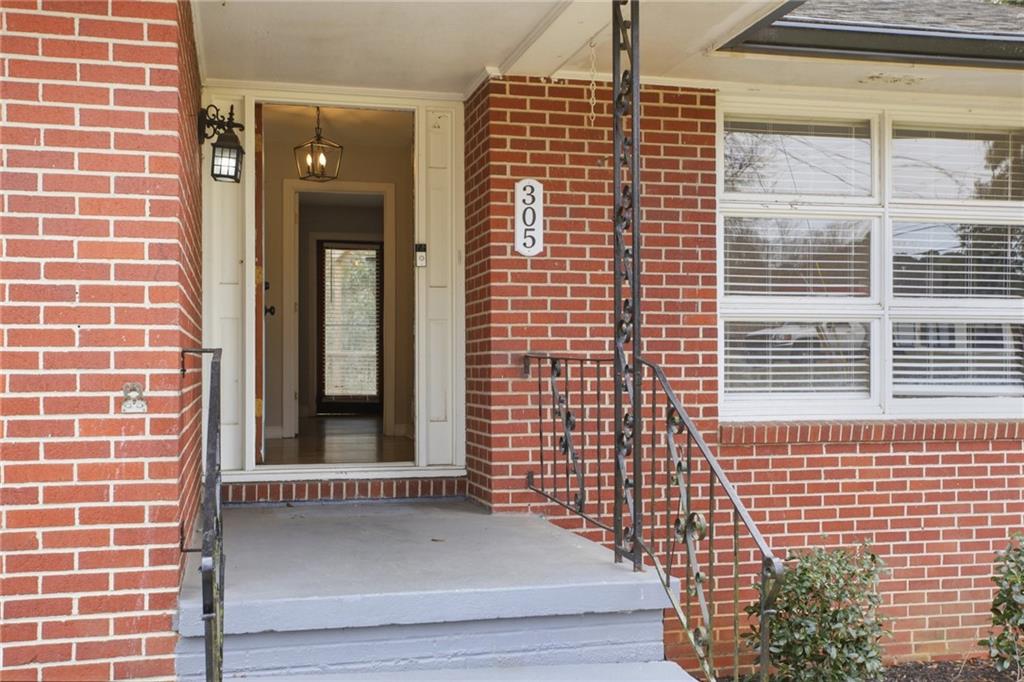 305 Brookwood Drive Sw Property Photo 2