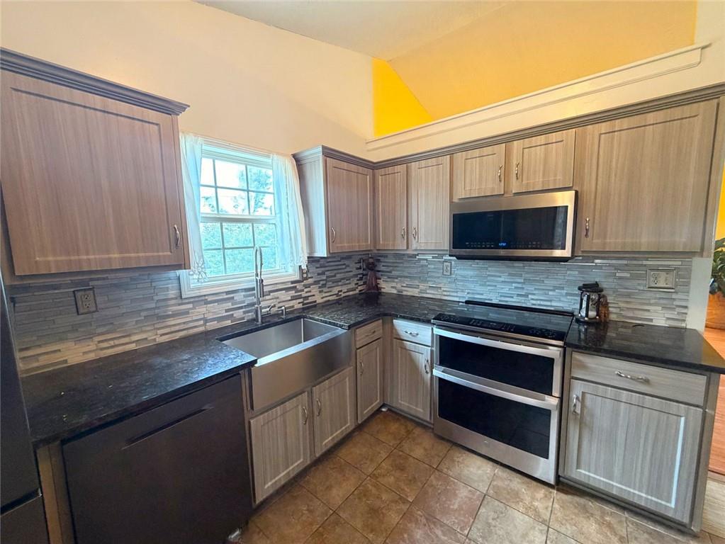 81 Carthage Boulevard Property Photo 11