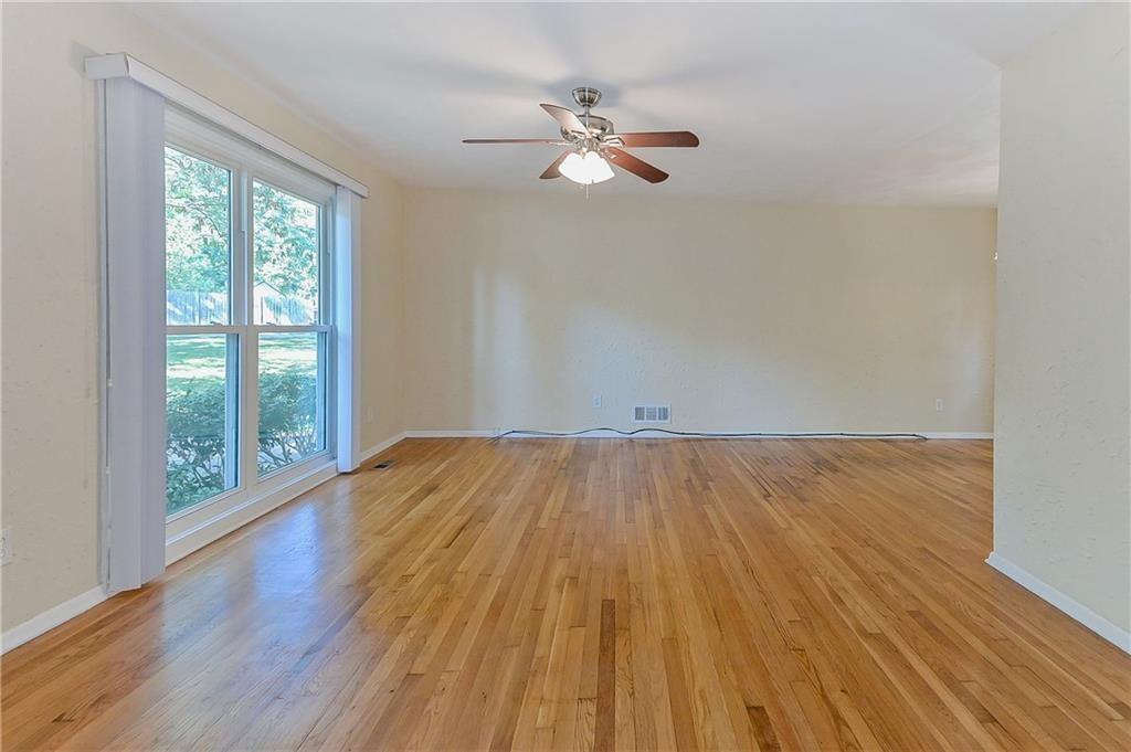 1935 Inverness Road Se Property Photo 3