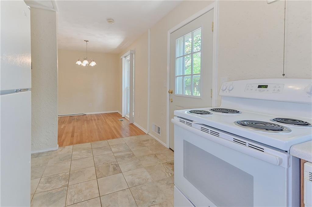 1935 Inverness Road Se Property Photo 9
