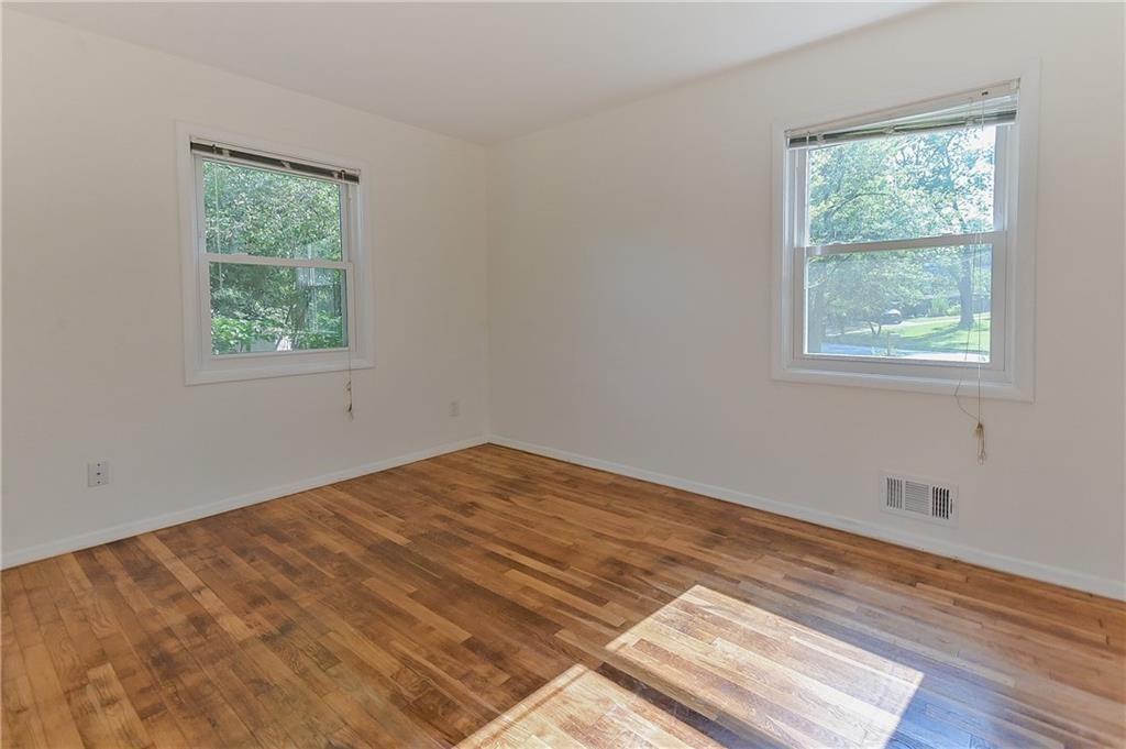 1935 Inverness Road Se Property Photo 13
