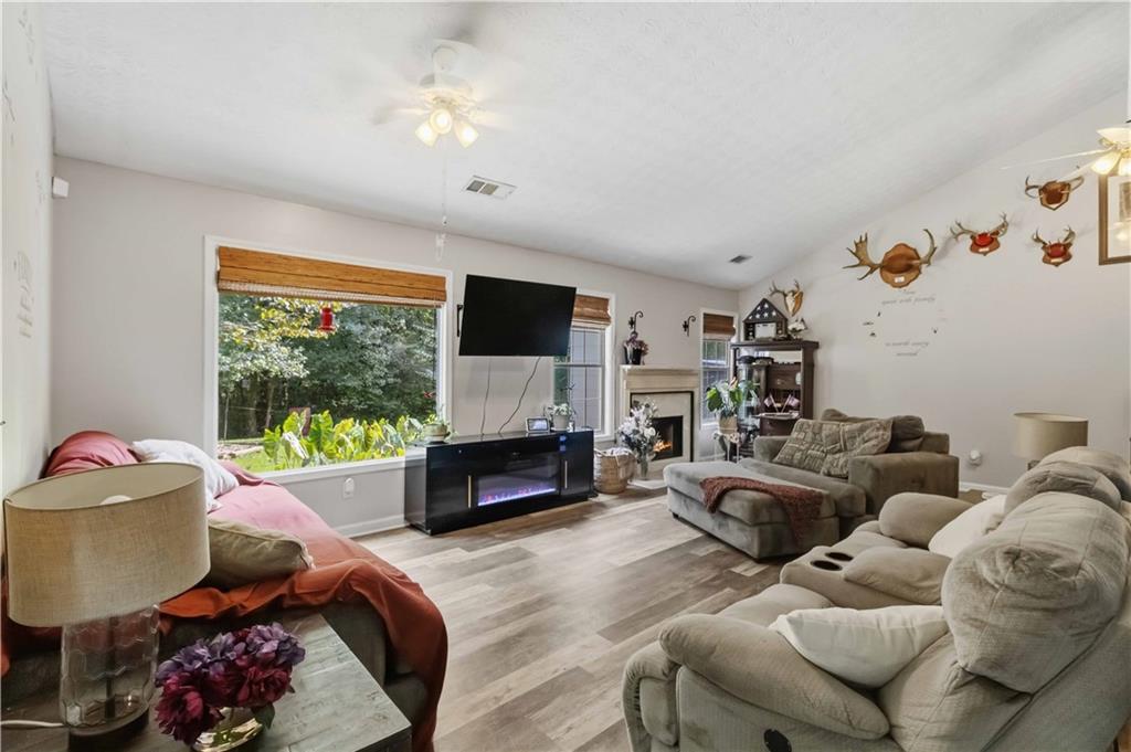 7823662 Property Photo 5