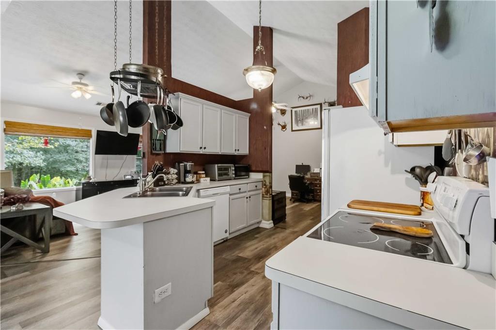 7823662 Property Photo 9