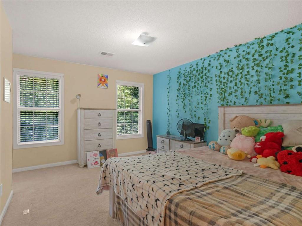 112 Crown Oaks Drive Property Photo 18