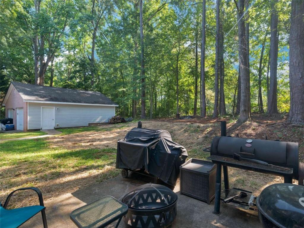 112 Crown Oaks Drive Property Photo 25