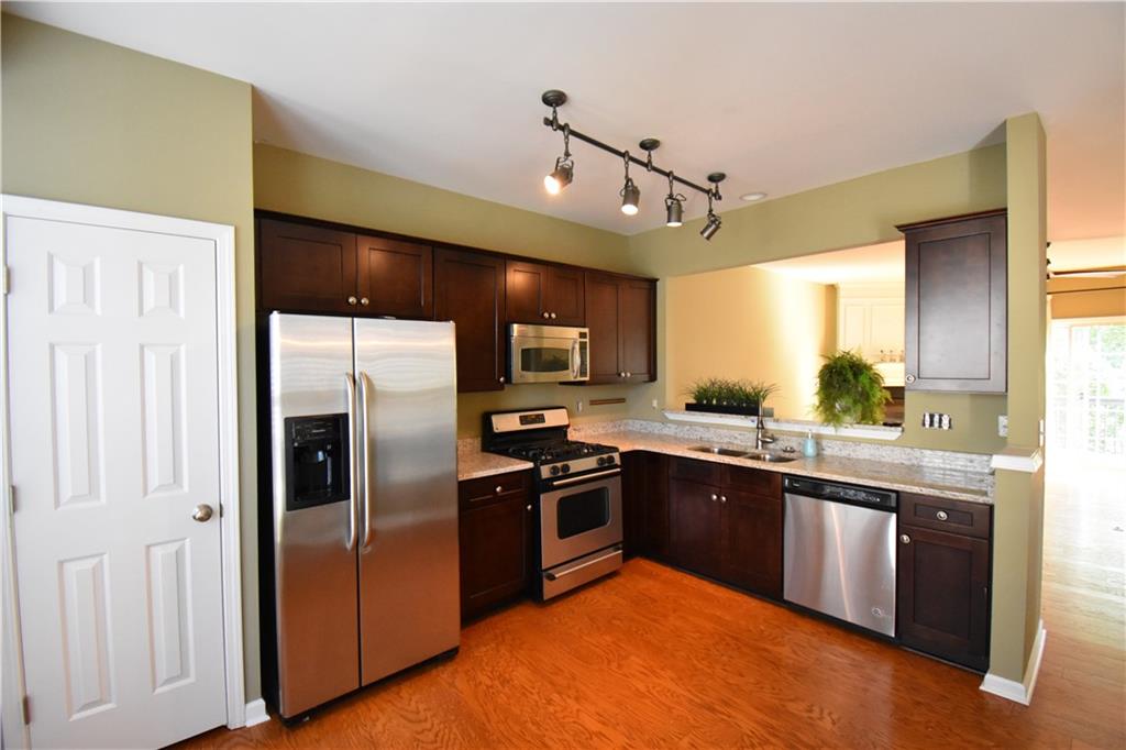 1002 Thornborough Drive Property Photo 6