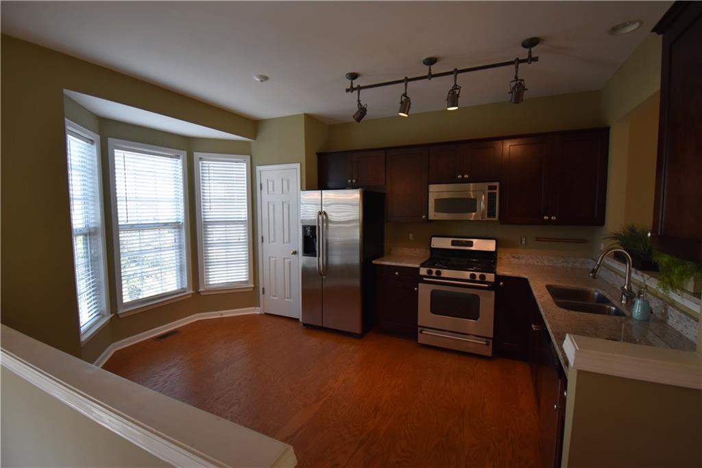1002 Thornborough Drive Property Photo 7