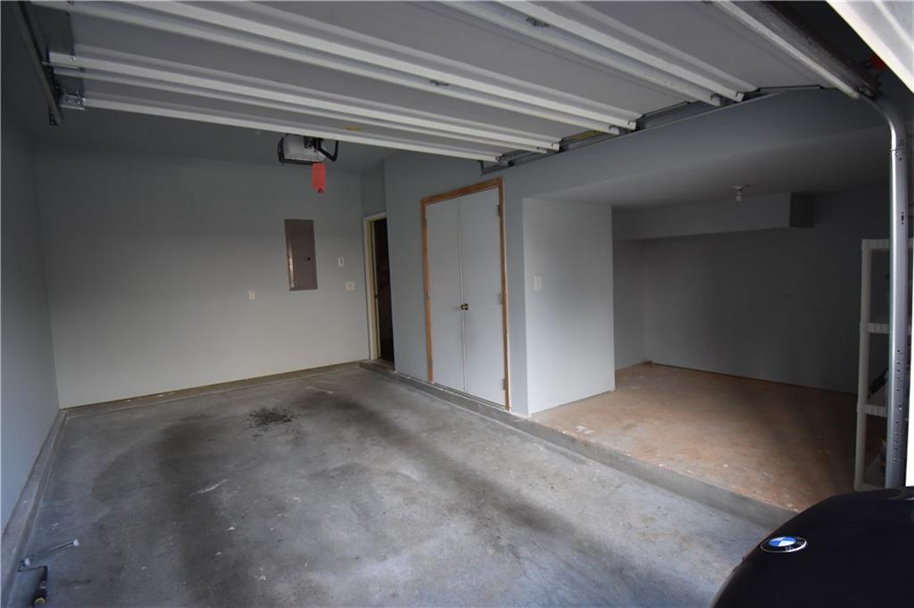 1002 Thornborough Drive Property Photo 9