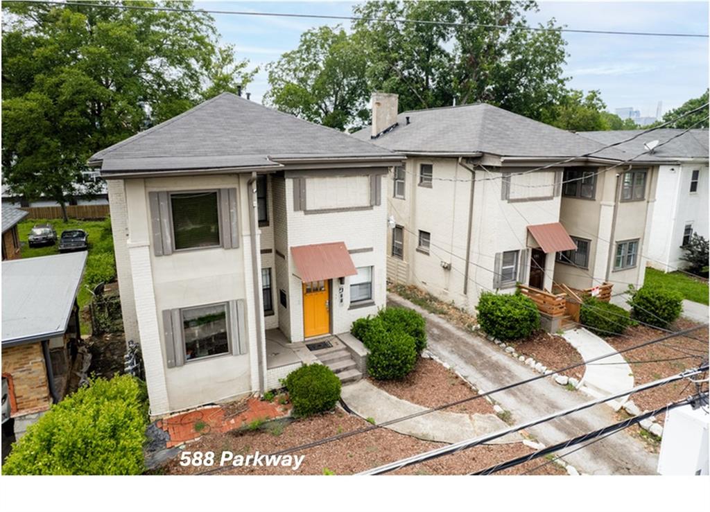 588 Parkway Drive NE Property Photo 1