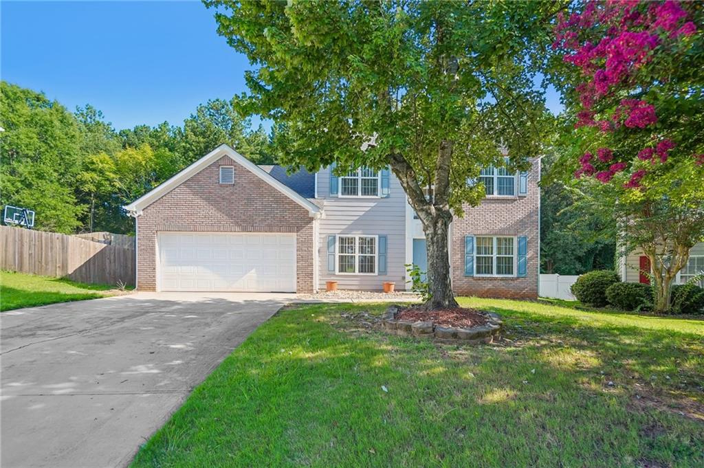 382 SILVERTHORN Property Photo 1