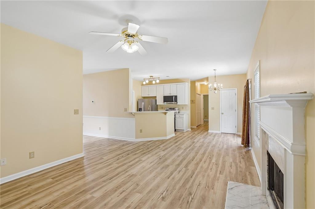 382 Silverthorn Property Photo 7