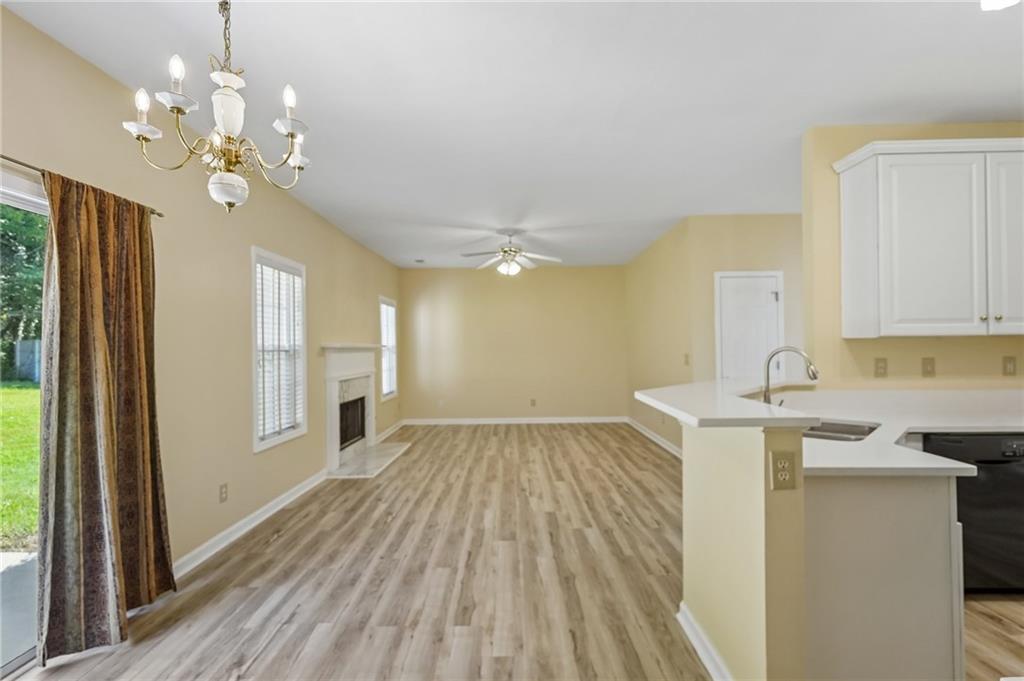 382 Silverthorn Property Photo 9