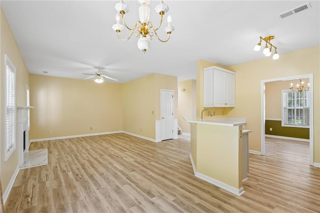 382 Silverthorn Property Photo 10