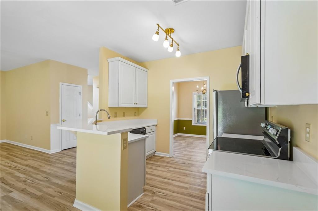 382 Silverthorn Property Photo 12