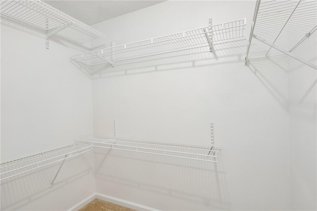 382 Silverthorn Property Photo 29