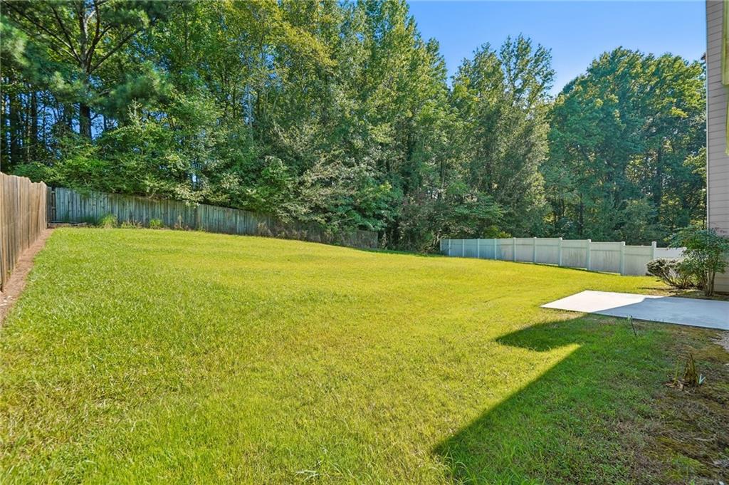 382 Silverthorn Property Photo 35