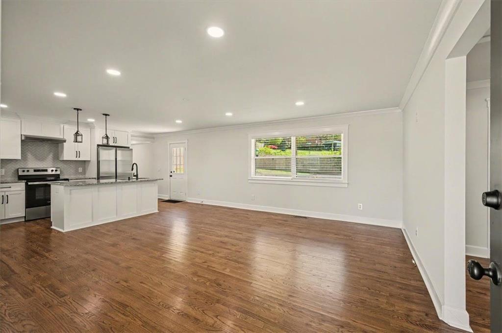 17 Crestwood Road Property Photo 7