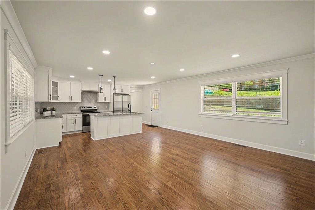 17 Crestwood Road Property Photo 8