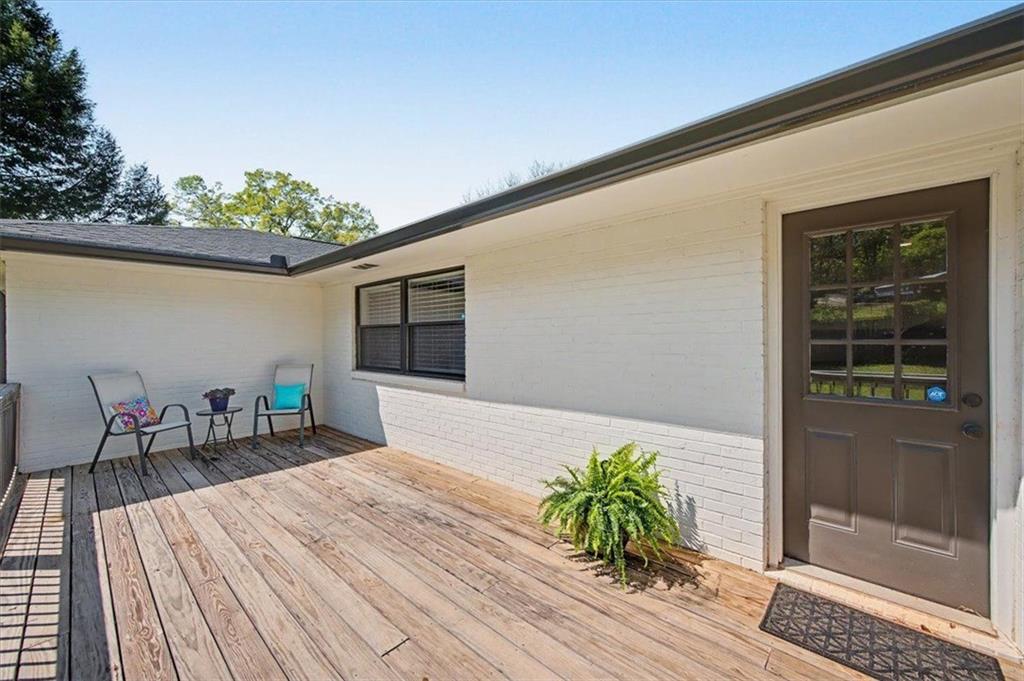 17 Crestwood Road Property Photo 32