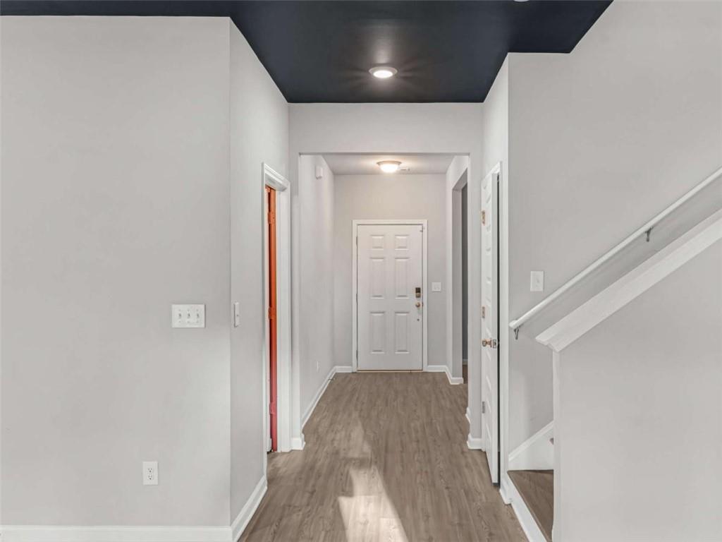 2054 Maplewood Way Property Photo 7