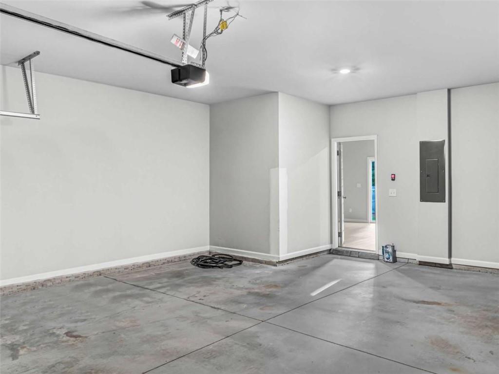 2054 Maplewood Way Property Photo 11