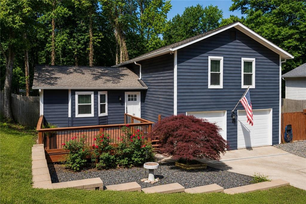 2083 Pond Road Property Photo 1