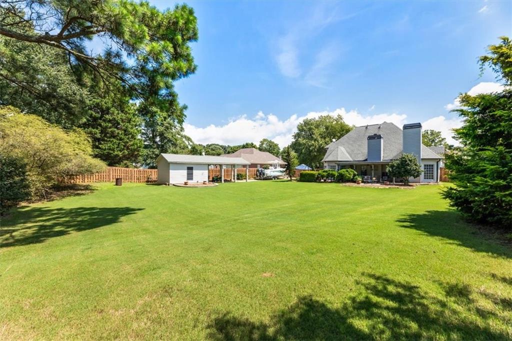 6255 Chestnut Hill Road Property Photo 3