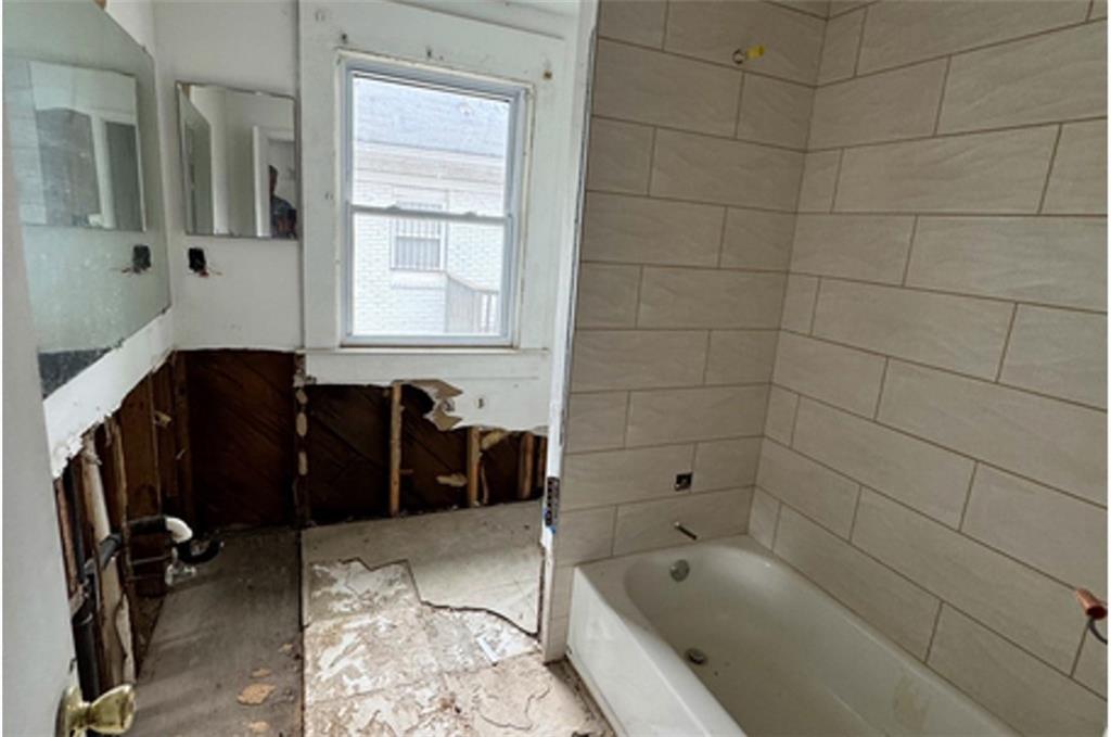 590 Parkway Drive Ne Property Photo 8