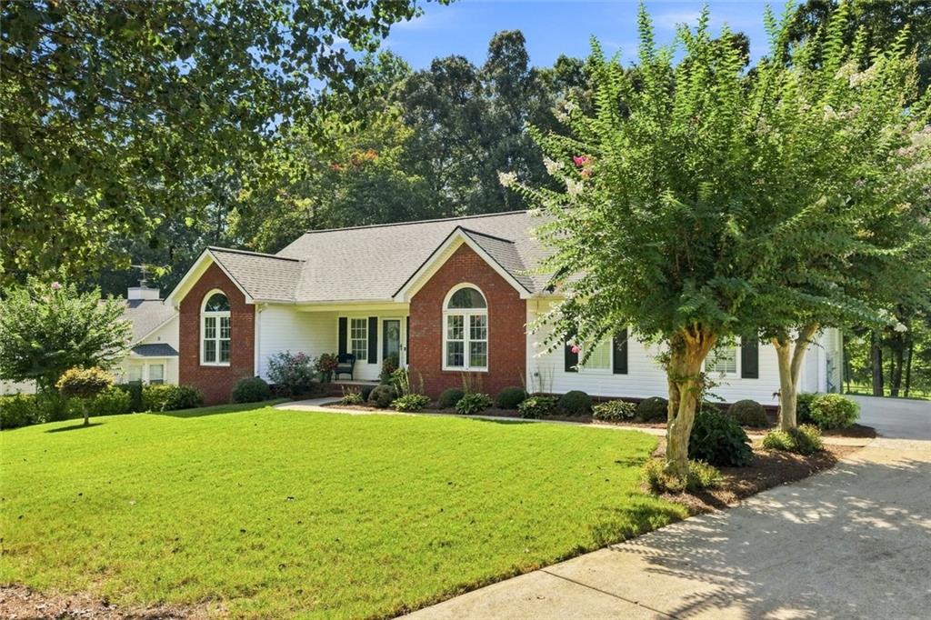4575 Summerset Drive Property Photo 2