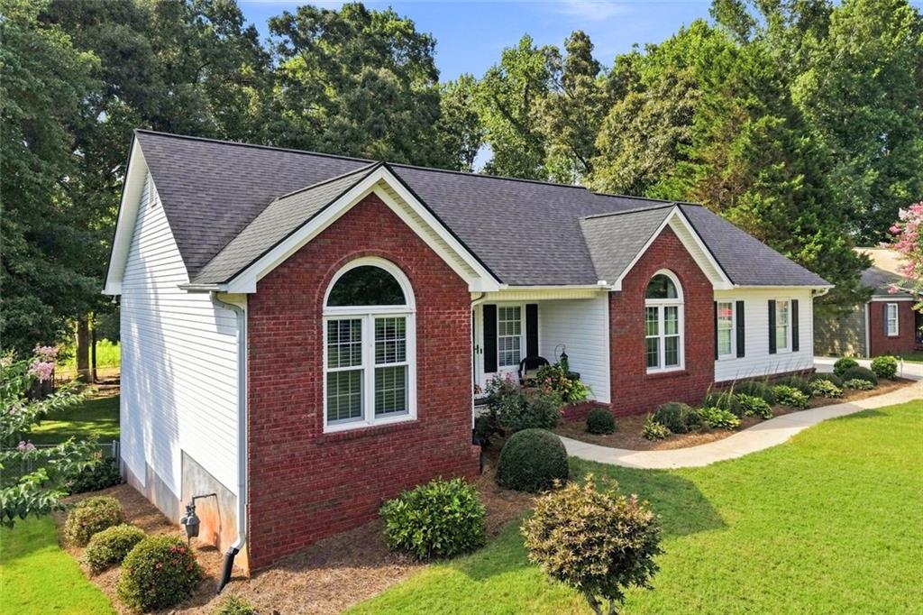 4575 Summerset Drive Property Photo 3