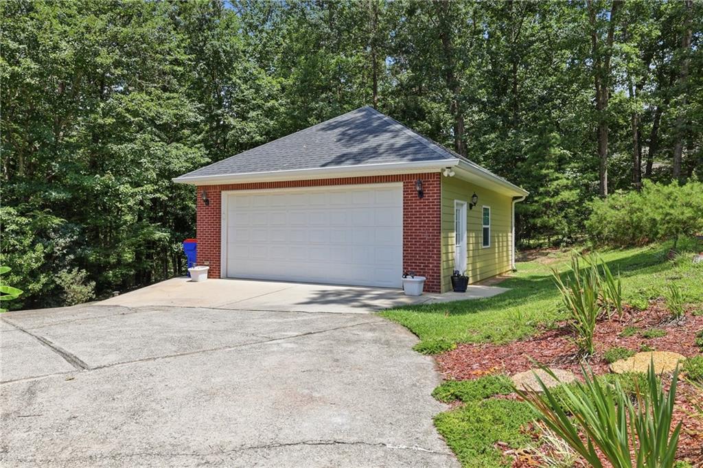 149 Tall Oaks Drive Property Photo 2