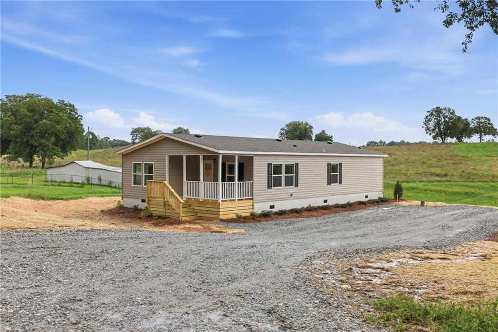 915 Smith Loop Road Property Photo 1