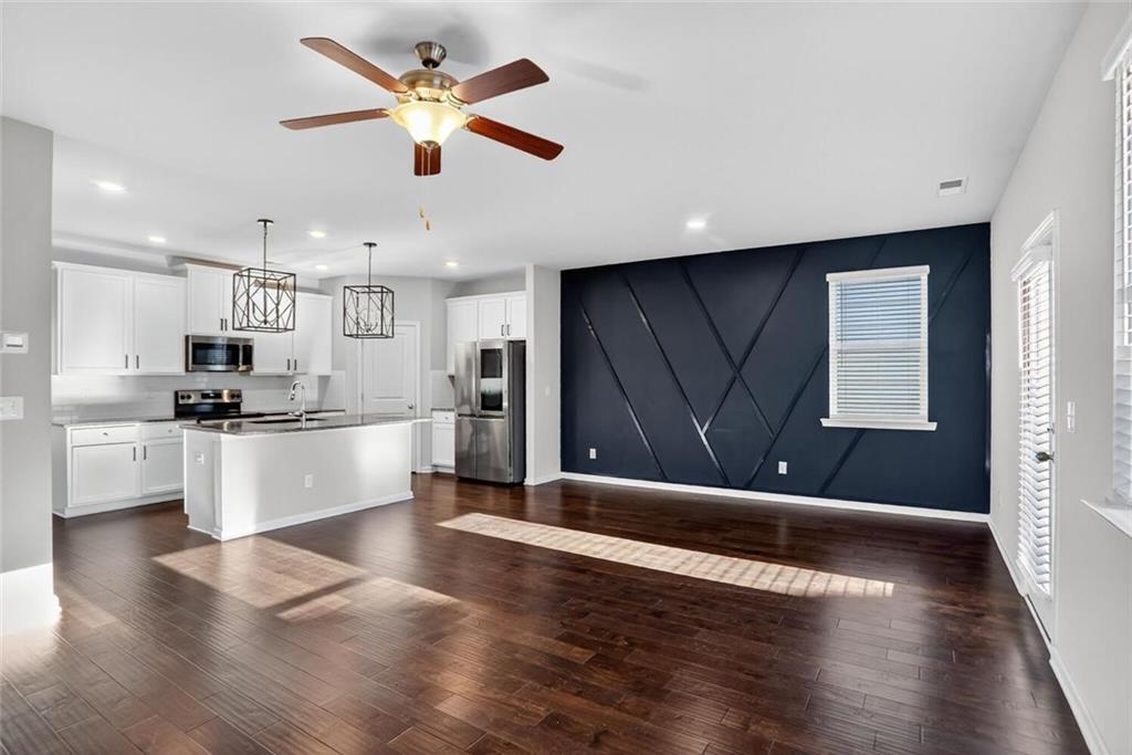 1553 Spring Hollow Way Property Photo 8