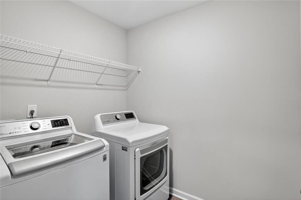1553 Spring Hollow Way Property Photo 18