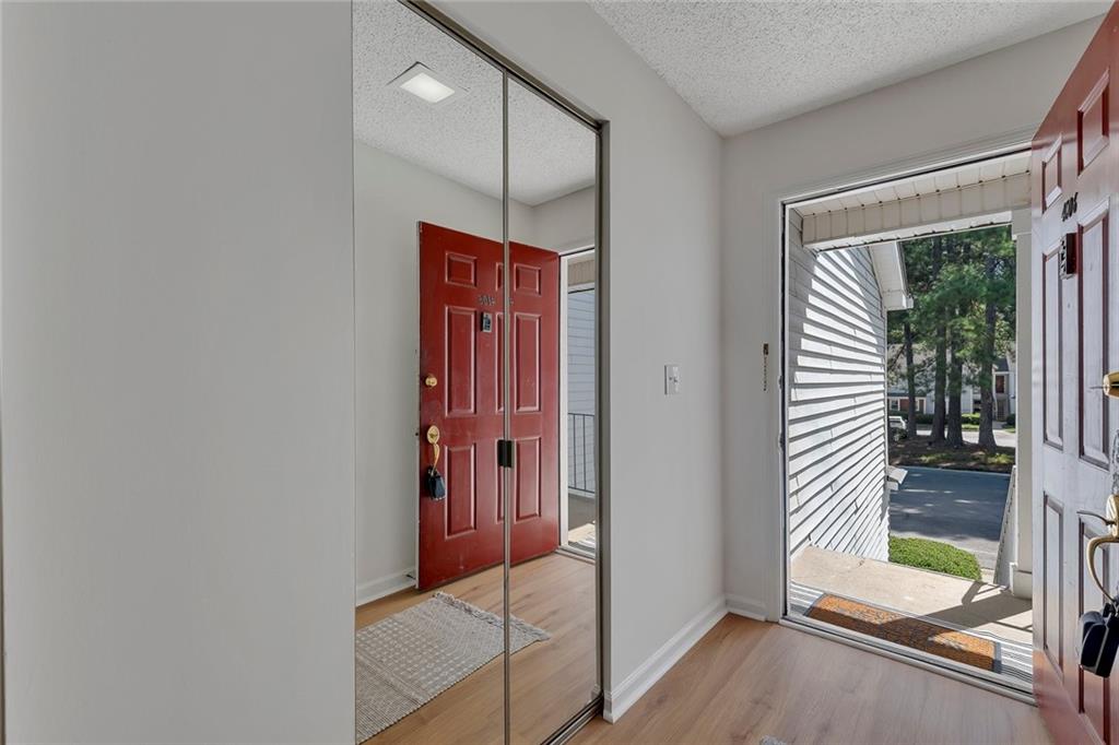 4106 Whitehall Way Property Photo 4