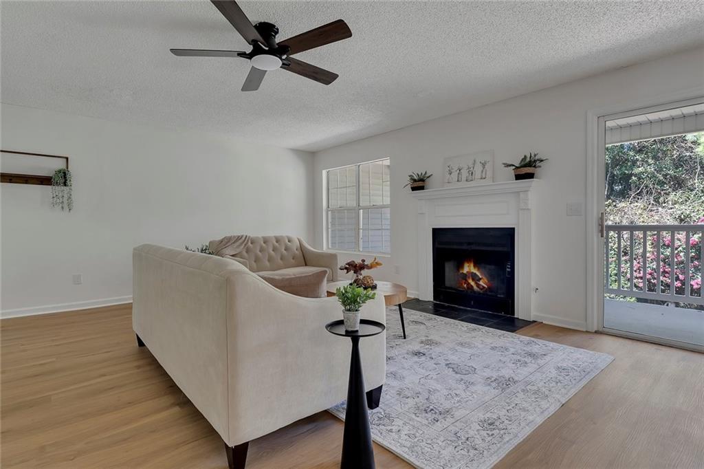 4106 Whitehall Way Property Photo 6