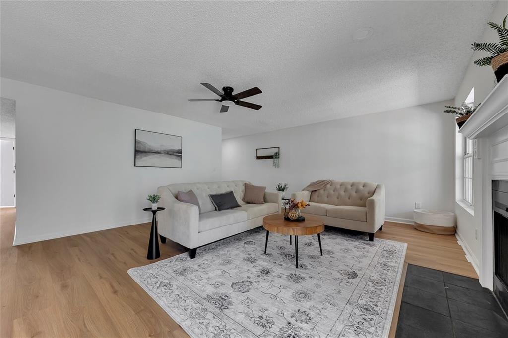 4106 Whitehall Way Property Photo 7