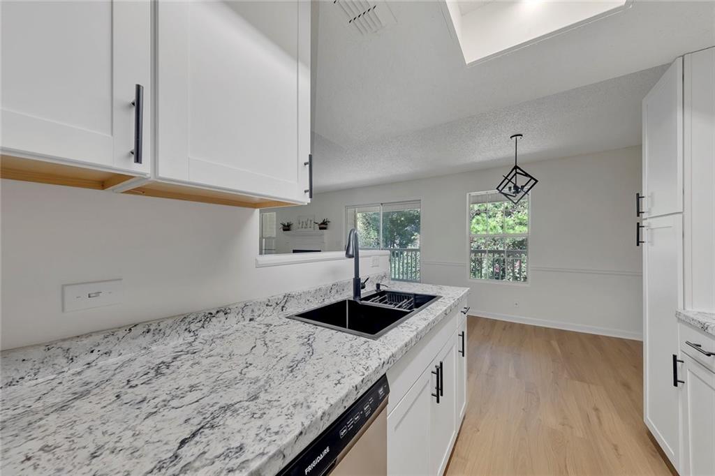 4106 Whitehall Way Property Photo 13