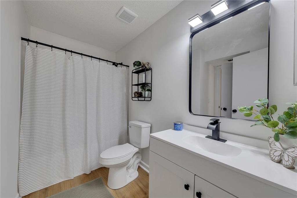 4106 Whitehall Way Property Photo 17