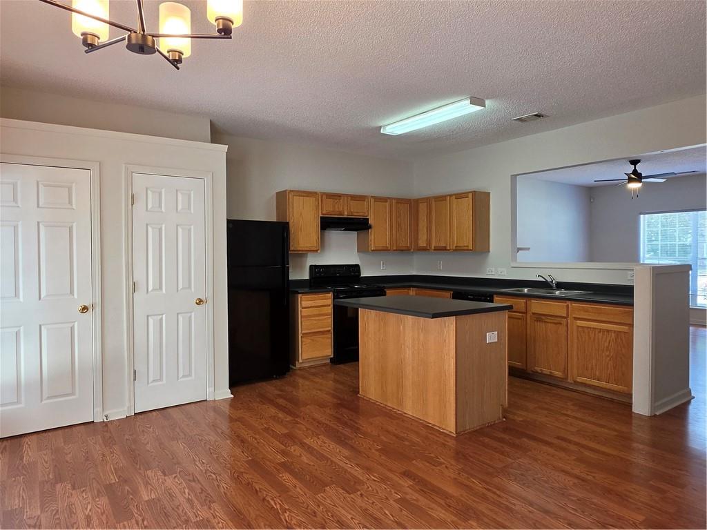 2846 Parkway Close Property Photo 10