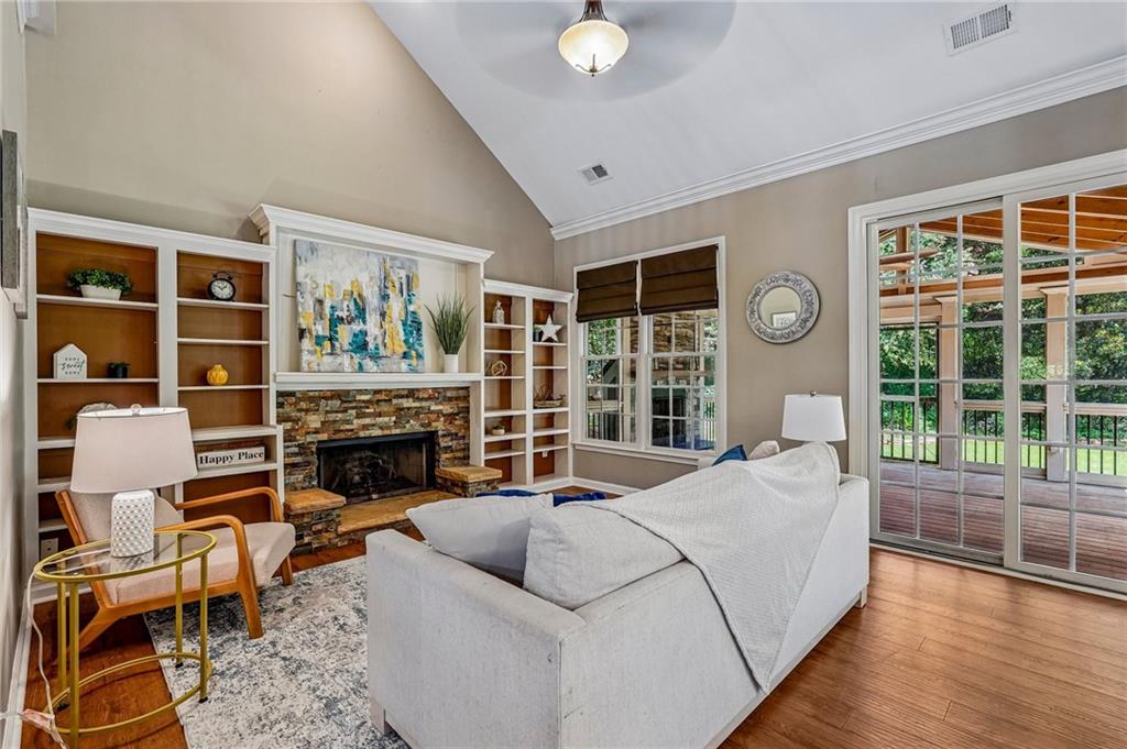 1515 Shagbark Way Property Photo 10